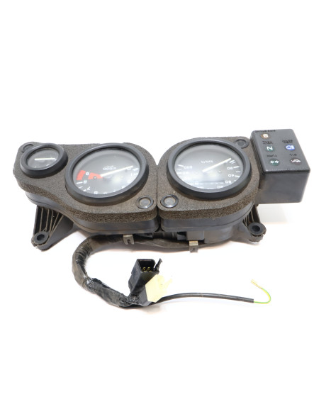 Honda XRV750 Africa Twin, hastighetsmätare