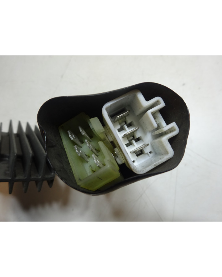 Honda CBR1100XX, voltregulator