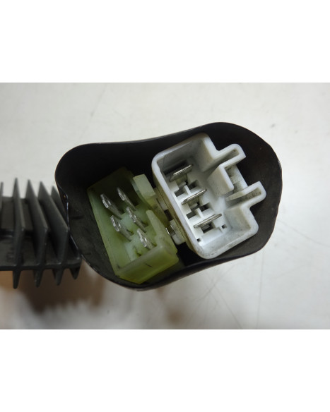 Honda CBR1100XX, voltregulator