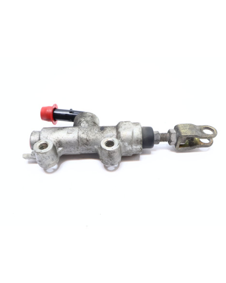 Kawasaki VN1500 Mean Streak, bromscylinder bak