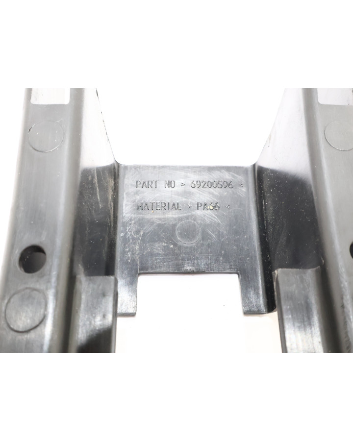 Harley-Davidson Street 750, fäste kablar