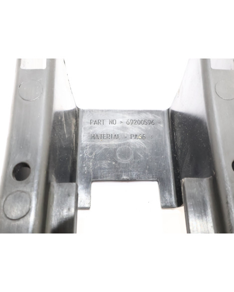 Harley-Davidson Street 750, fäste kablar