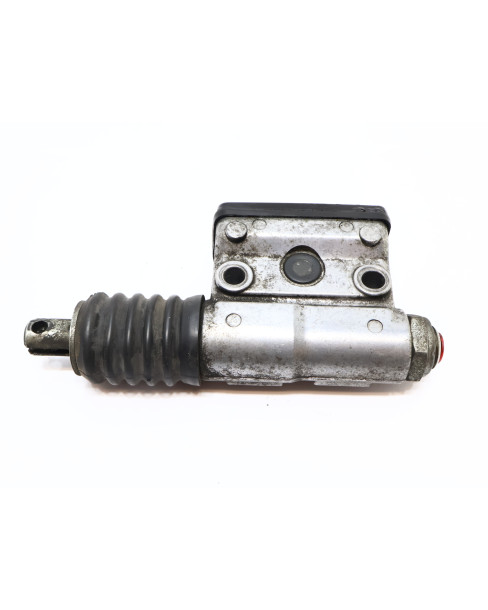 Harley-Davidson Softail Fat Boy, bromscylinder bak