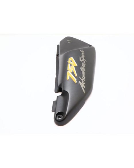 Honda XRV750 Africa Twin, bakre sidokåpa höger