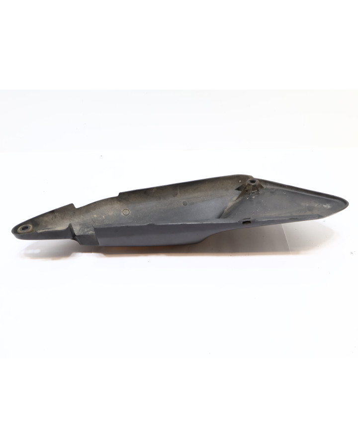 Honda XRV750 Africa Twin, bakre sidokåpa höger