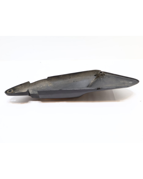 Honda XRV750 Africa Twin, bakre sidokåpa höger