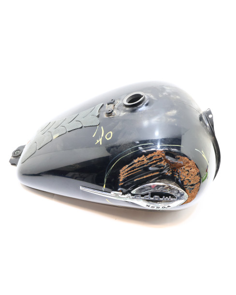 Honda VT750 Shadow, bränsletank