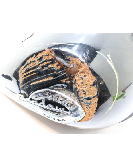 Honda VT750 Shadow, bränsletank