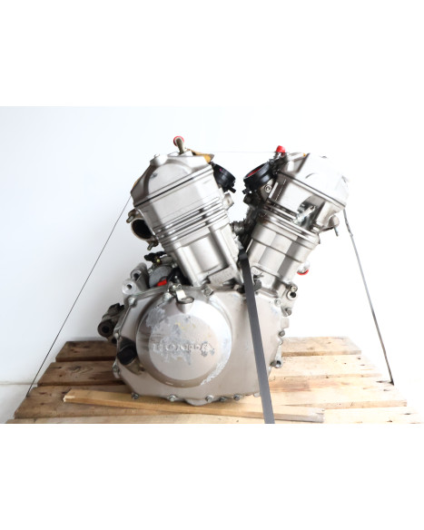 Honda XRV750 Africa Twin, motor