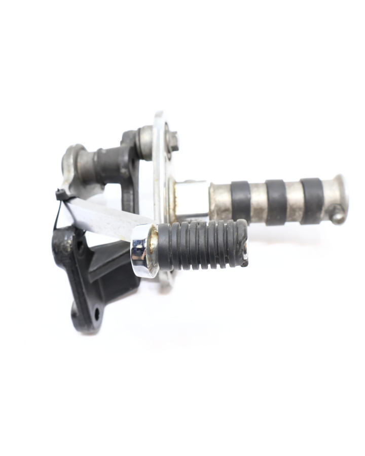 Honda VT750 Shadow, fotpinne vänster komplett