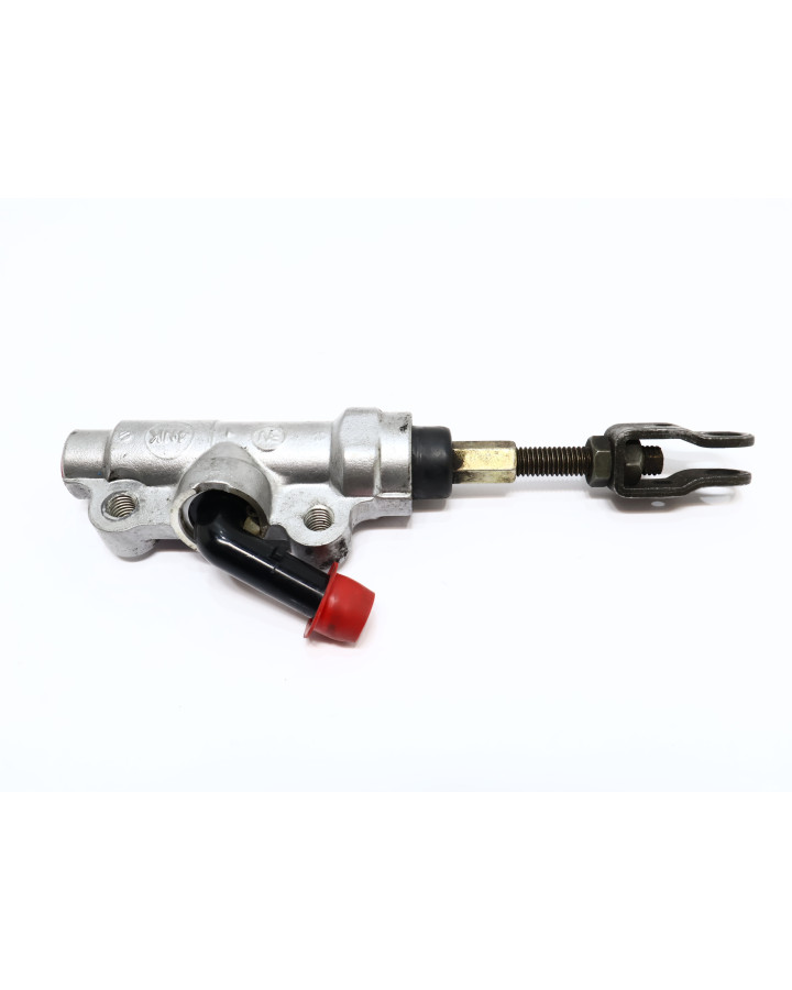 Yamaha XVS 1100 Dragstar, bromscylinder bak