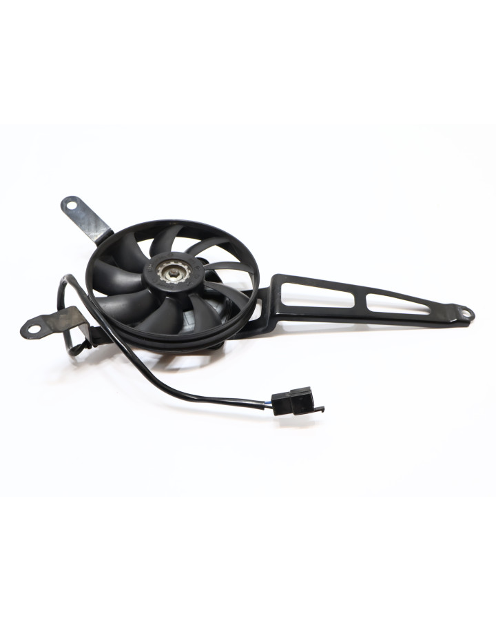 Kawasaki GTR 1400, kylarfläkt