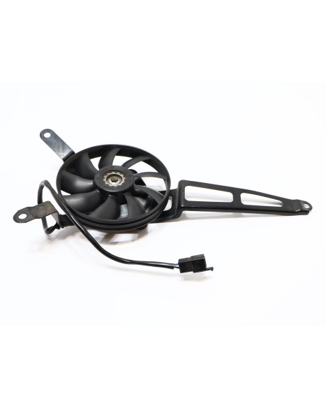 Kawasaki GTR 1400, kylarfläkt