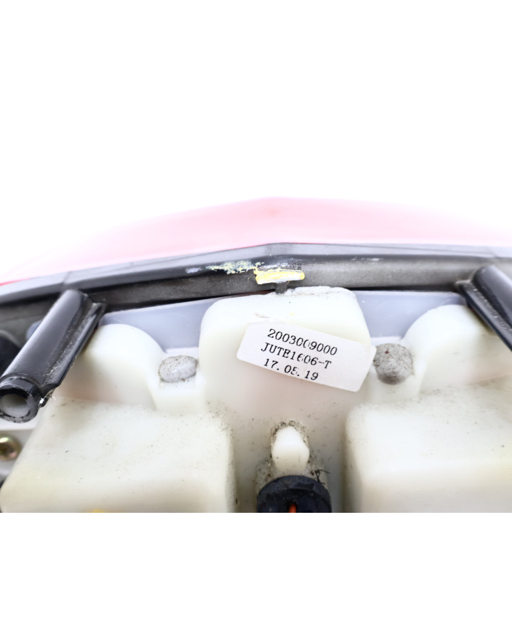 Peugeot Speedfight 4, baklykta LED