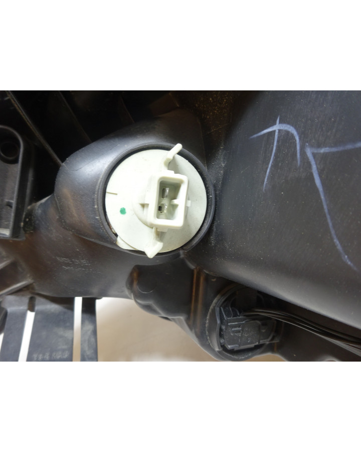 Ligier JS50, framlykta vänster