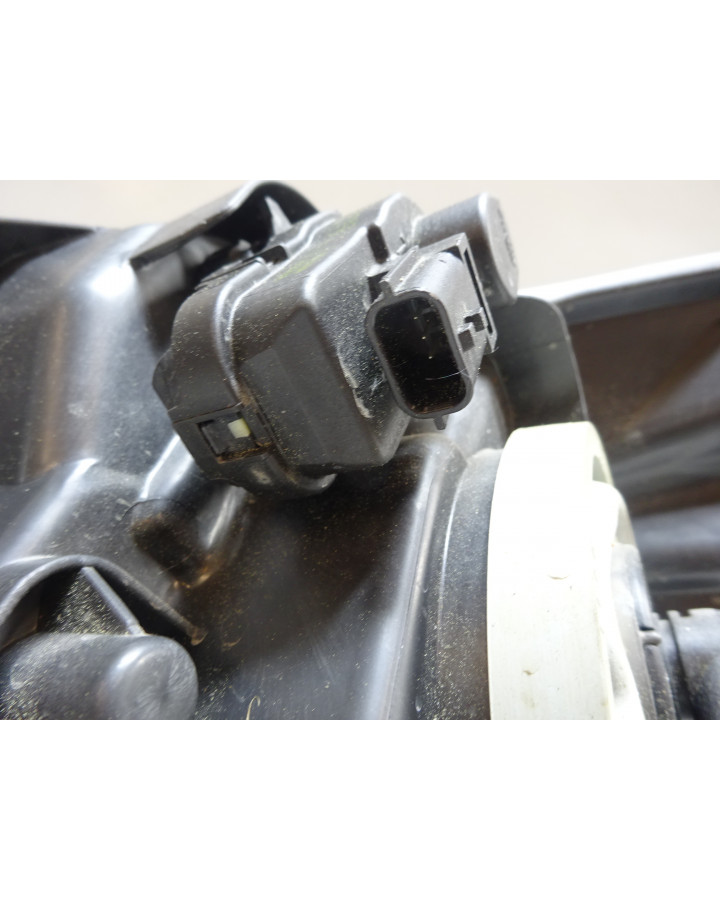 Ligier JS50, framlykta vänster