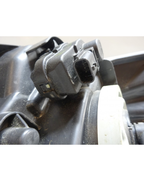 Ligier JS50, framlykta vänster