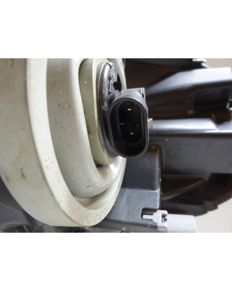 Ligier JS50, framlykta vänster