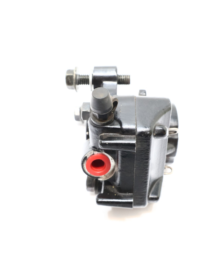 Peugeot Streetzone, bromsok fram