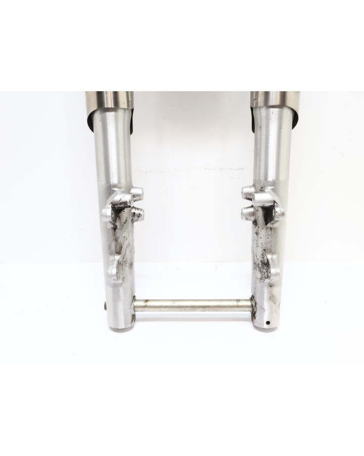 Yamaha XV 1900A Midnight Star, framgaffel