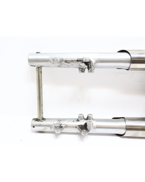 Yamaha XV 1900A Midnight Star, framgaffel