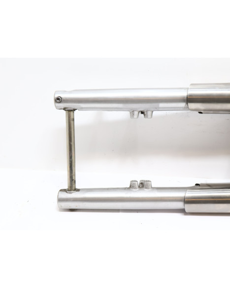 Yamaha XV 1900A Midnight Star, framgaffel