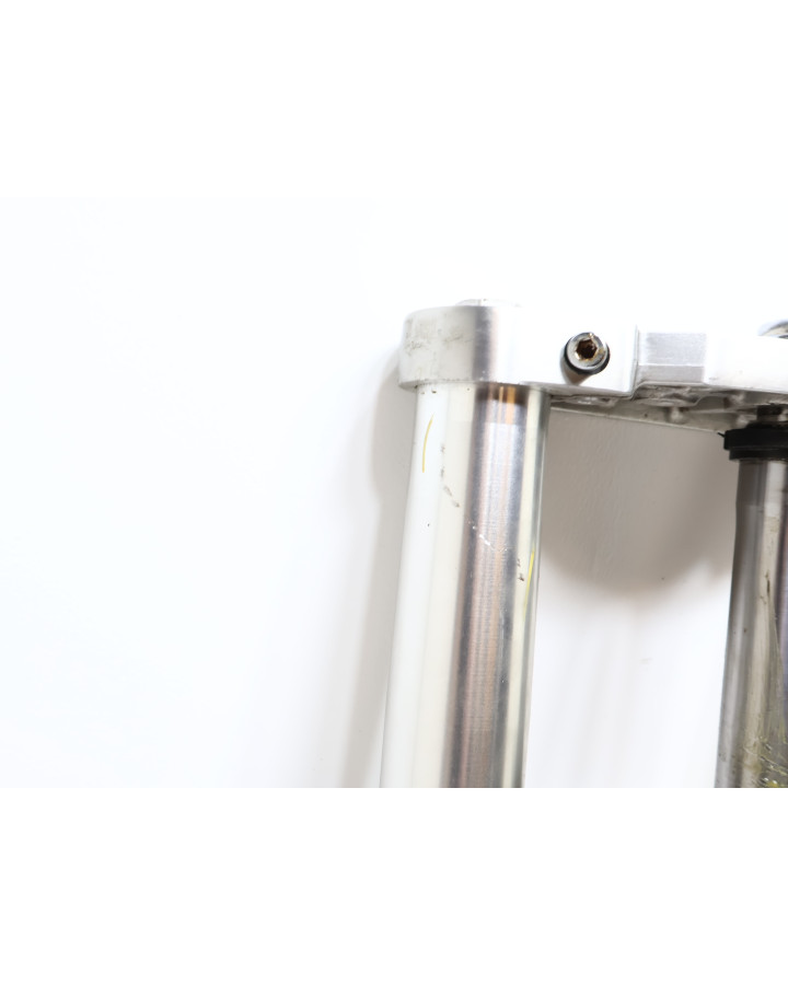 Kawasaki VN1500 Mean Streak, framgaffel