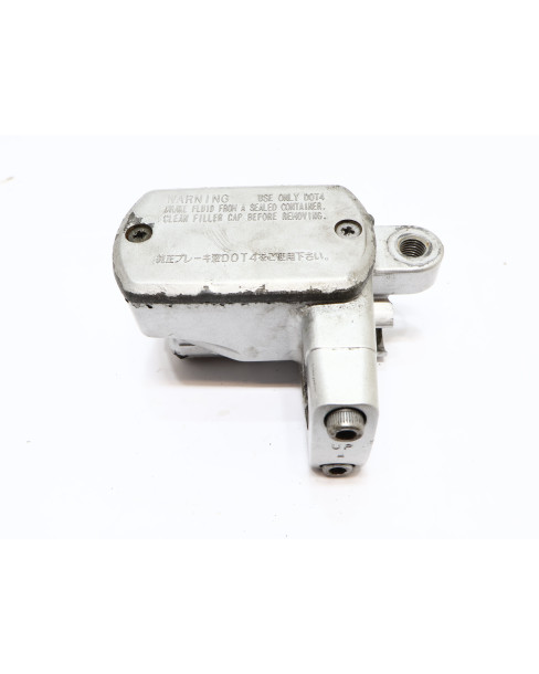 Yamaha XVS 1100 Dragstar, bromscylinder fram 2