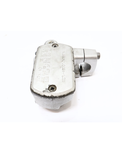 Yamaha XVS 1100 Dragstar, bromscylinder fram