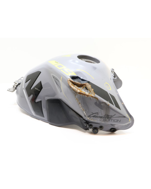 Yamaha MT-09, bränsletank 2