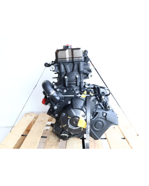 Yamaha MT-09, motor 2