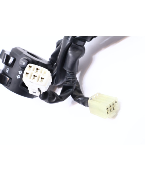 Yamaha MT-09, omkopplare vänster