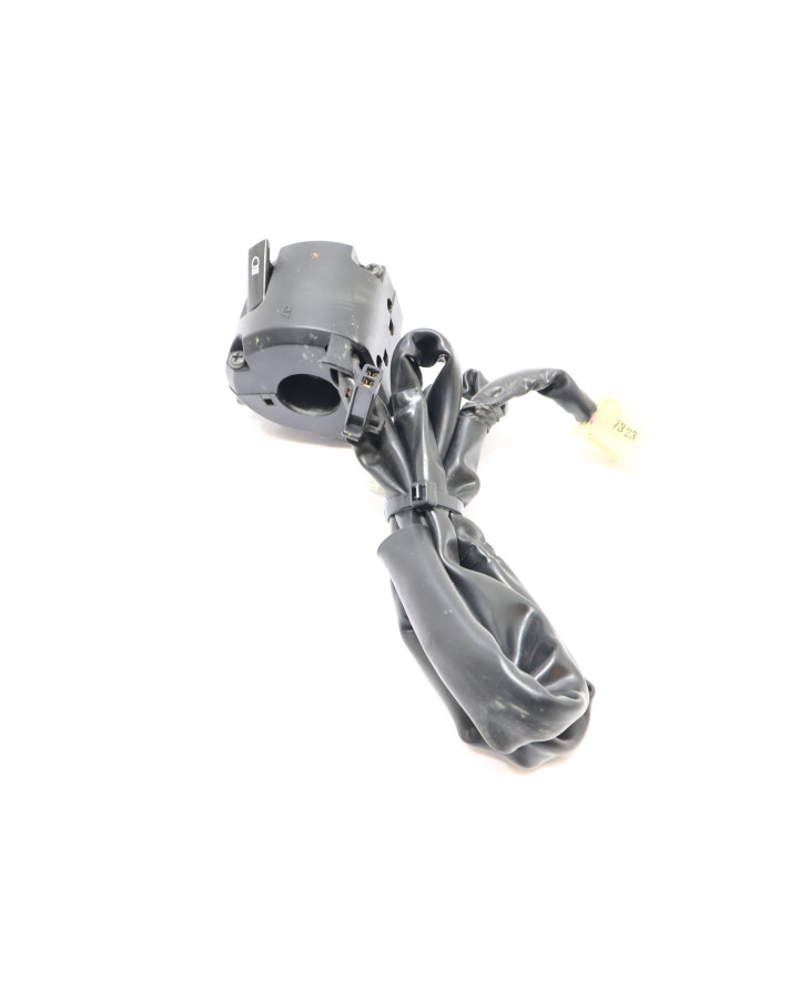 Yamaha MT-09, omkopplare vänster