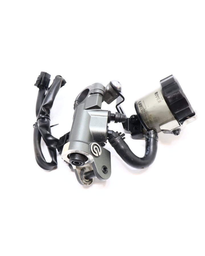 Yamaha XSR900, bromscylinder fram