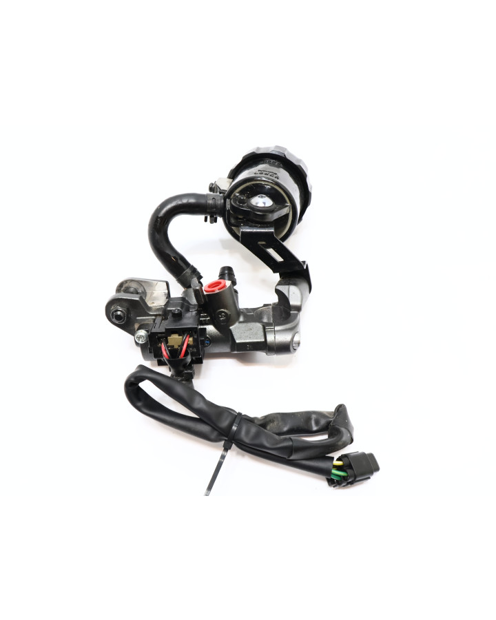 Yamaha XSR900, bromscylinder fram