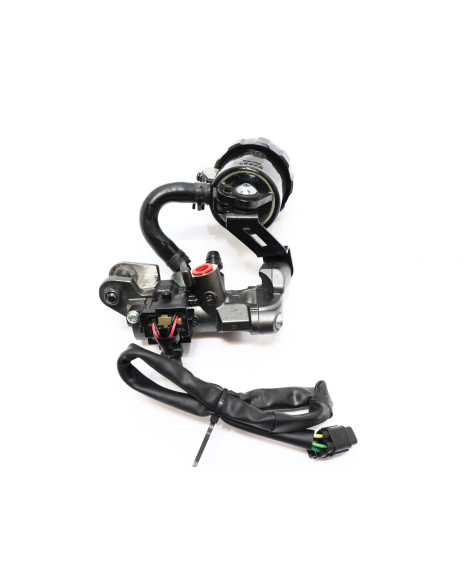 Yamaha XSR900, bromscylinder fram