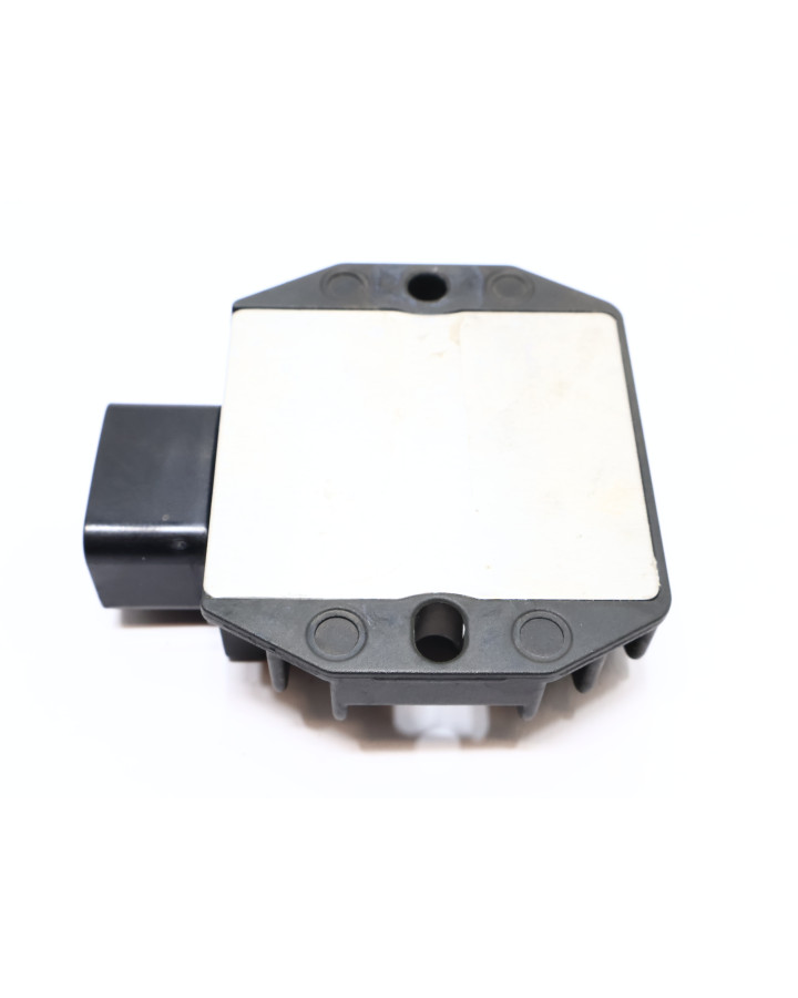 Yamaha XSR900, voltregulator