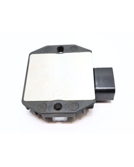 Yamaha XSR900, voltregulator