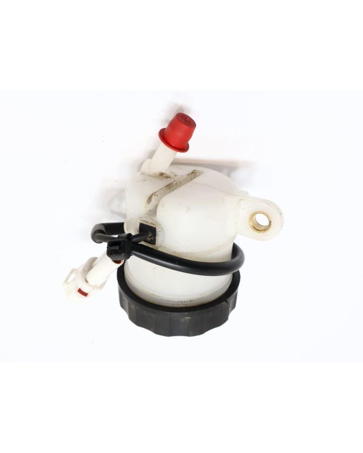 Linhai 500D Promax, bromsvätskebehållare