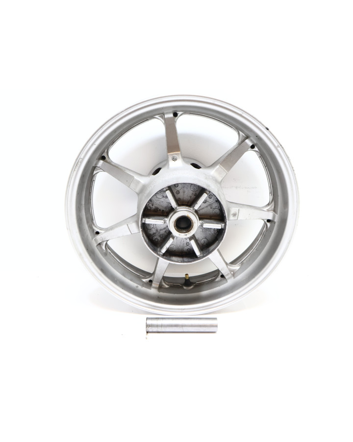 Yamaha XVS 1300A Midnight Star, bakfälg