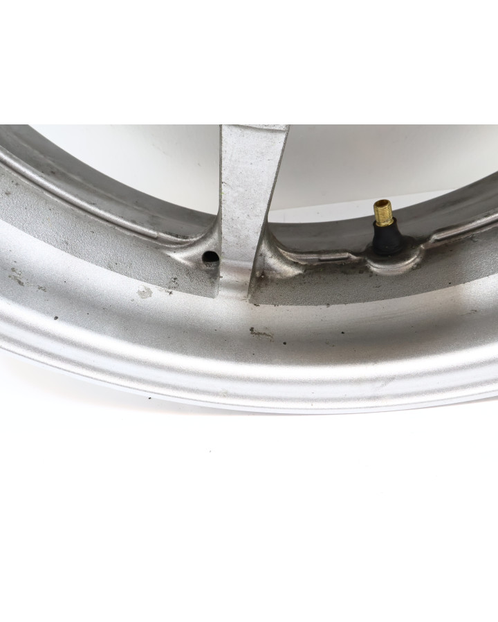 Yamaha XVS 1300A Midnight Star, bakfälg