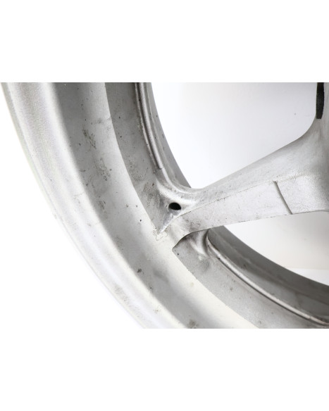 Yamaha XVS 1300A Midnight Star, bakfälg