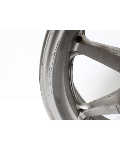 Yamaha XVS 1300A Midnight Star, bakfälg