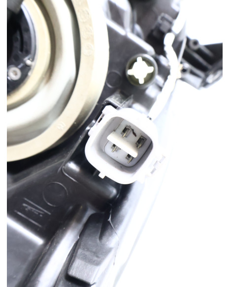 Ligier JS50, framlykta vänster