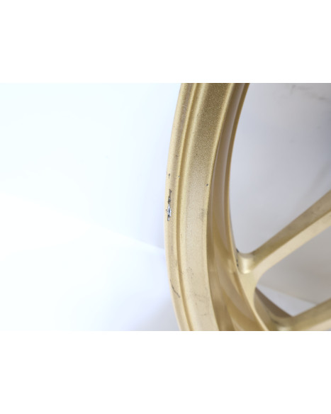 Yamaha XSR900, bakfälg