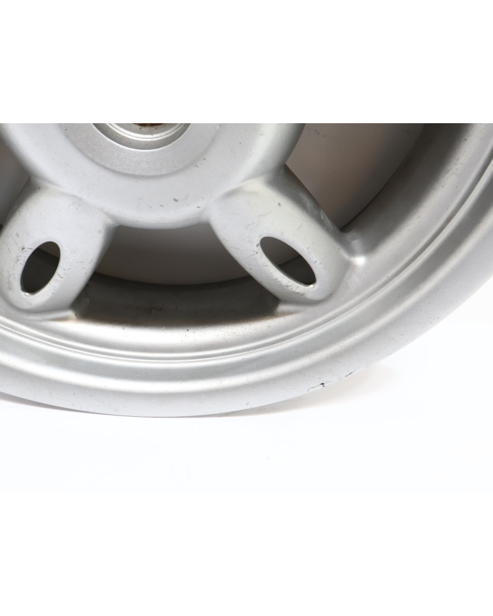 Yamaha Neos, bakfälg