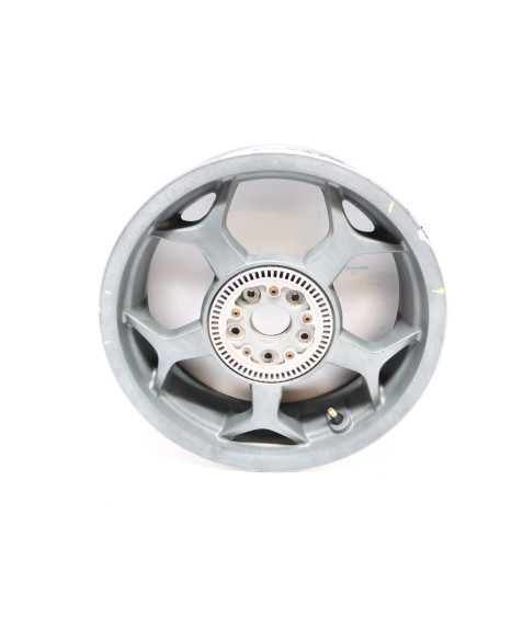 Piaggio MP3 500, bakfälg