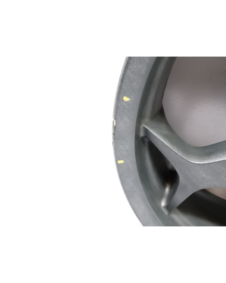 Piaggio MP3 500, bakfälg