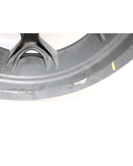 Piaggio MP3 500, bakfälg