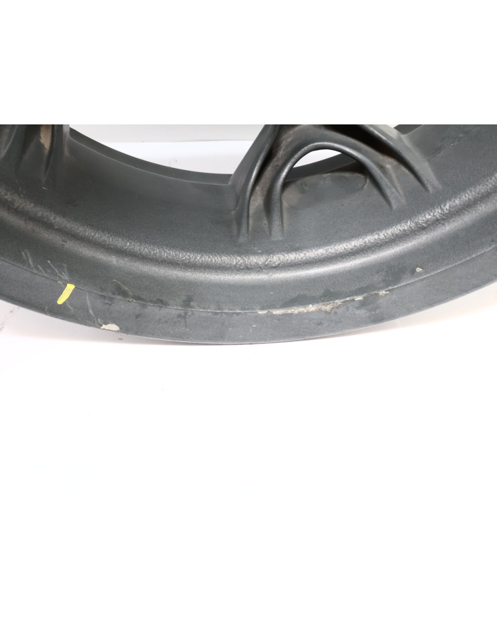 Piaggio MP3 500, bakfälg